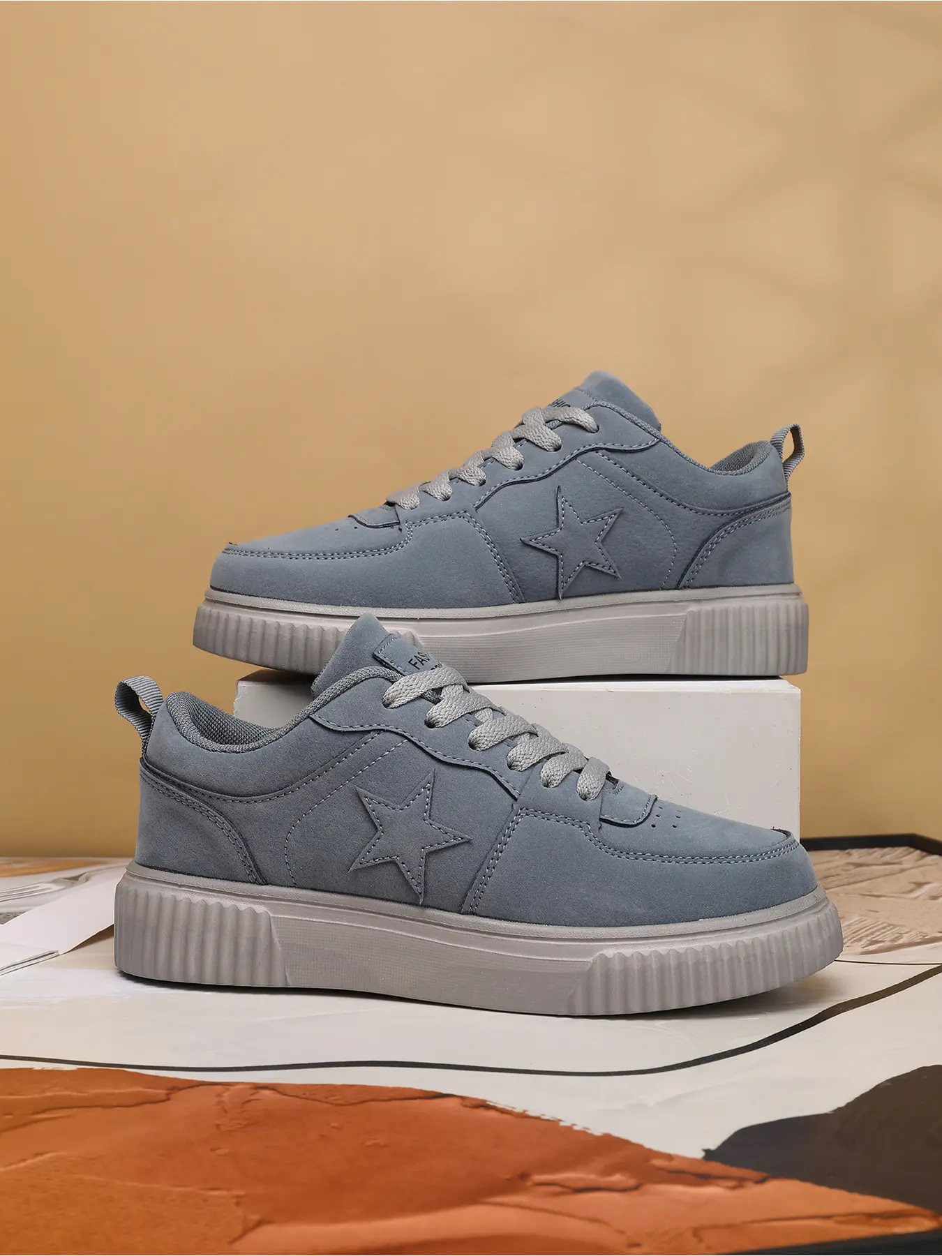 Men Star Pattern Platform Skate Shoes, Matte Suede & Smooth PU Leather Lace Up Height Increasing Casual Sneakers, Vintage Versatile Walking Shoes for Daily Commute