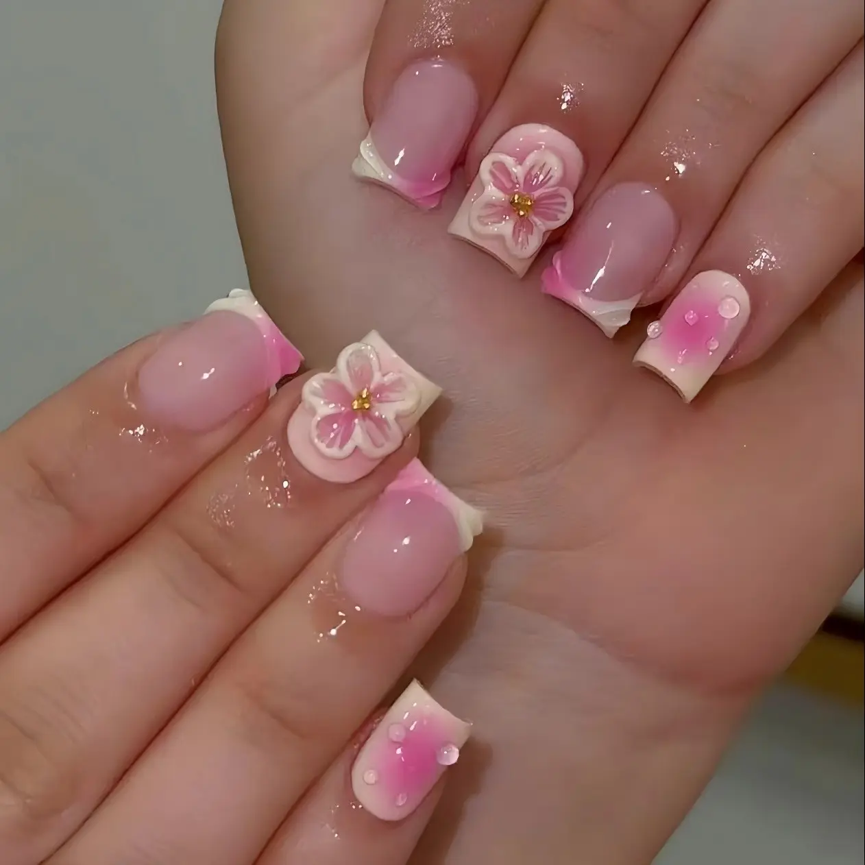 24-Piece Gradient Bubble Design Nail Art Set, French Style Short Nails, Includes Nail File and Jelly Glue, Easy to Use, Nail Art Kit