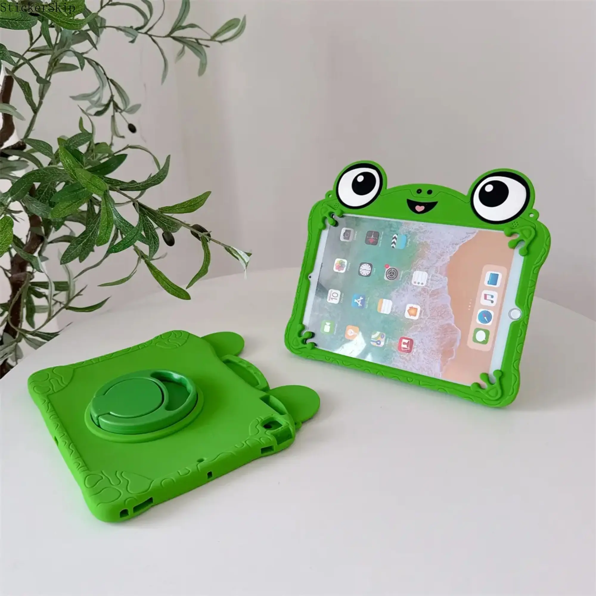 Cute Big-Eyed Frog Tablet Case with Rotating Stand, Shockproof Protective Cover Compatible with Multiple iPad Models, Cartoon Aesthetic Tablet Accessory for Students, Daily Study & Entertainment Use (Tablet Not Included)