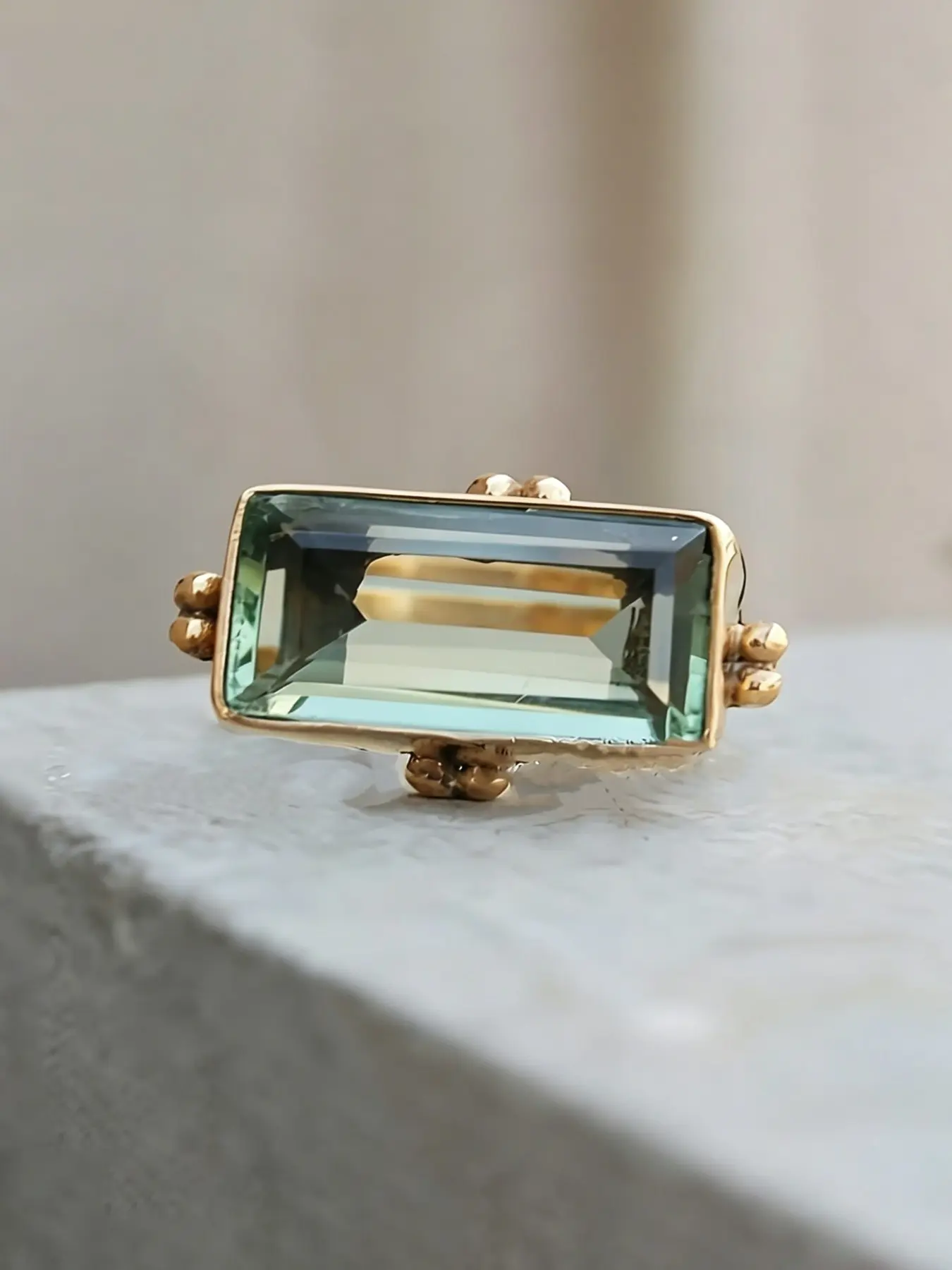 Dazzling and Dazzling Green Synthetic Zirconia Ring - Luxurious Bohemian Style, Perfect Anniversary or Valentine's Day Gift, Wedding and Party Jewelry, Fashion Ring, Boho Statement Ring