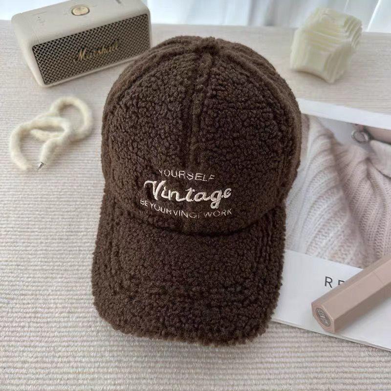 Women's Lamb Wool Baseball Cap 2025 New Autumn Winter Fashionable Warm Thickened Duckbill Cap that Makes the Face Look Smaller Plush Hat