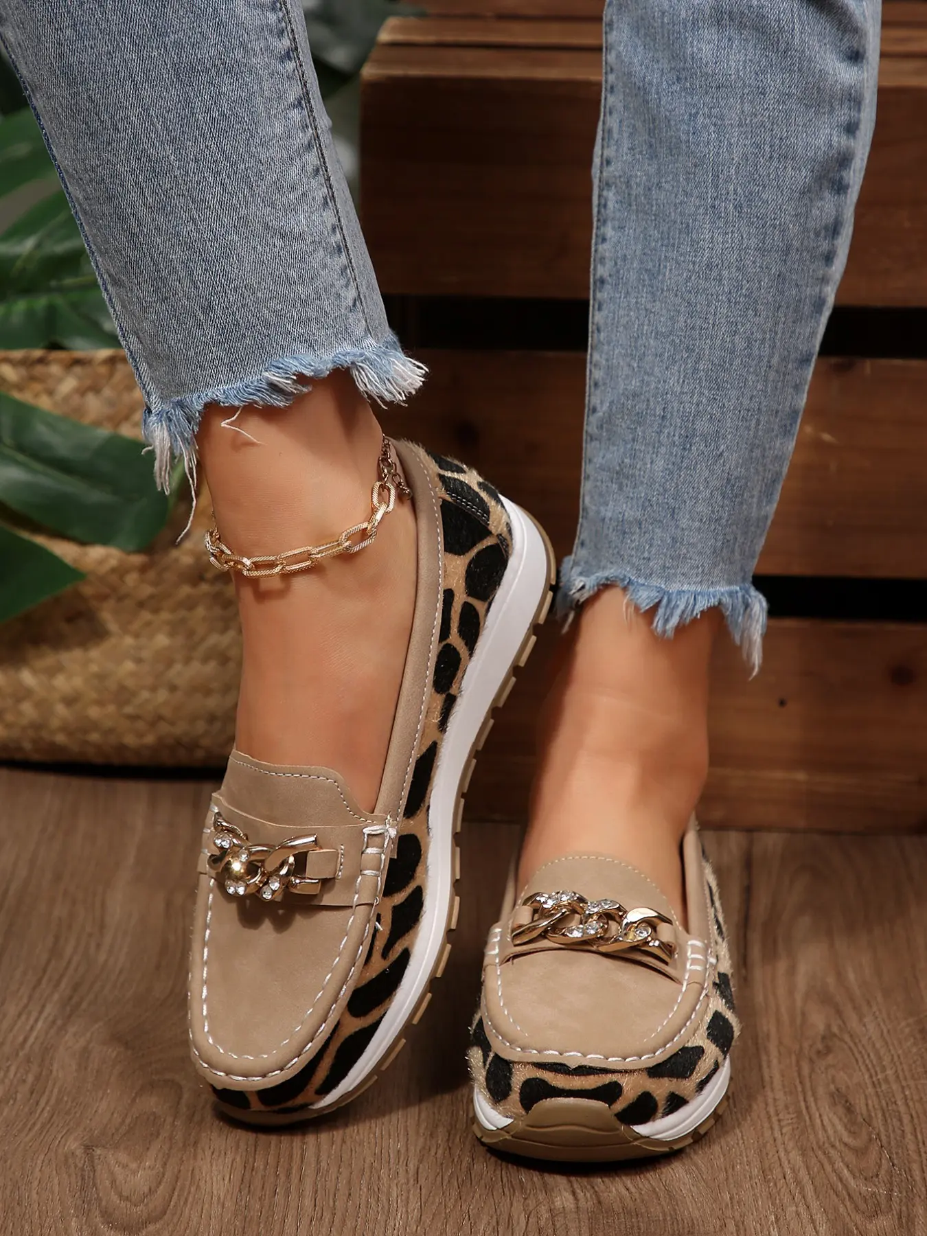 Women's Leopard Print Rhinestone Metal Buckle Loafers, Slip-On Chunky Heel Flat Shoes, Anti-Slip Invisible Height Boost, Casual Office Wear Casual Flats