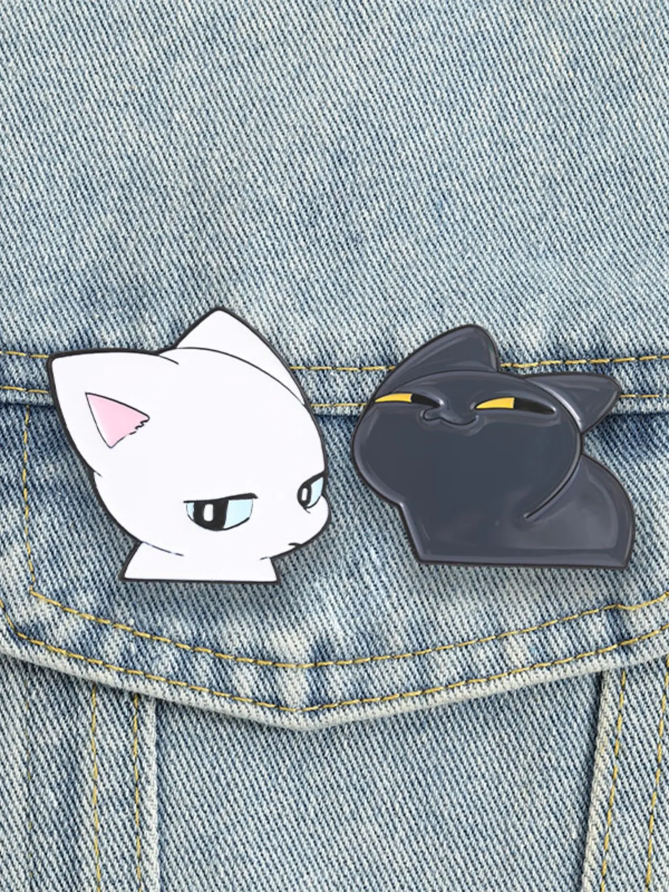 Cute Cat Enamel Pin Set, Brooch Pins, Lazy and Cold-Hearted Cat Badges, Accessory for Denim Jackets and Bags, Soft and Adorable Design, Enamel Lapel Pins