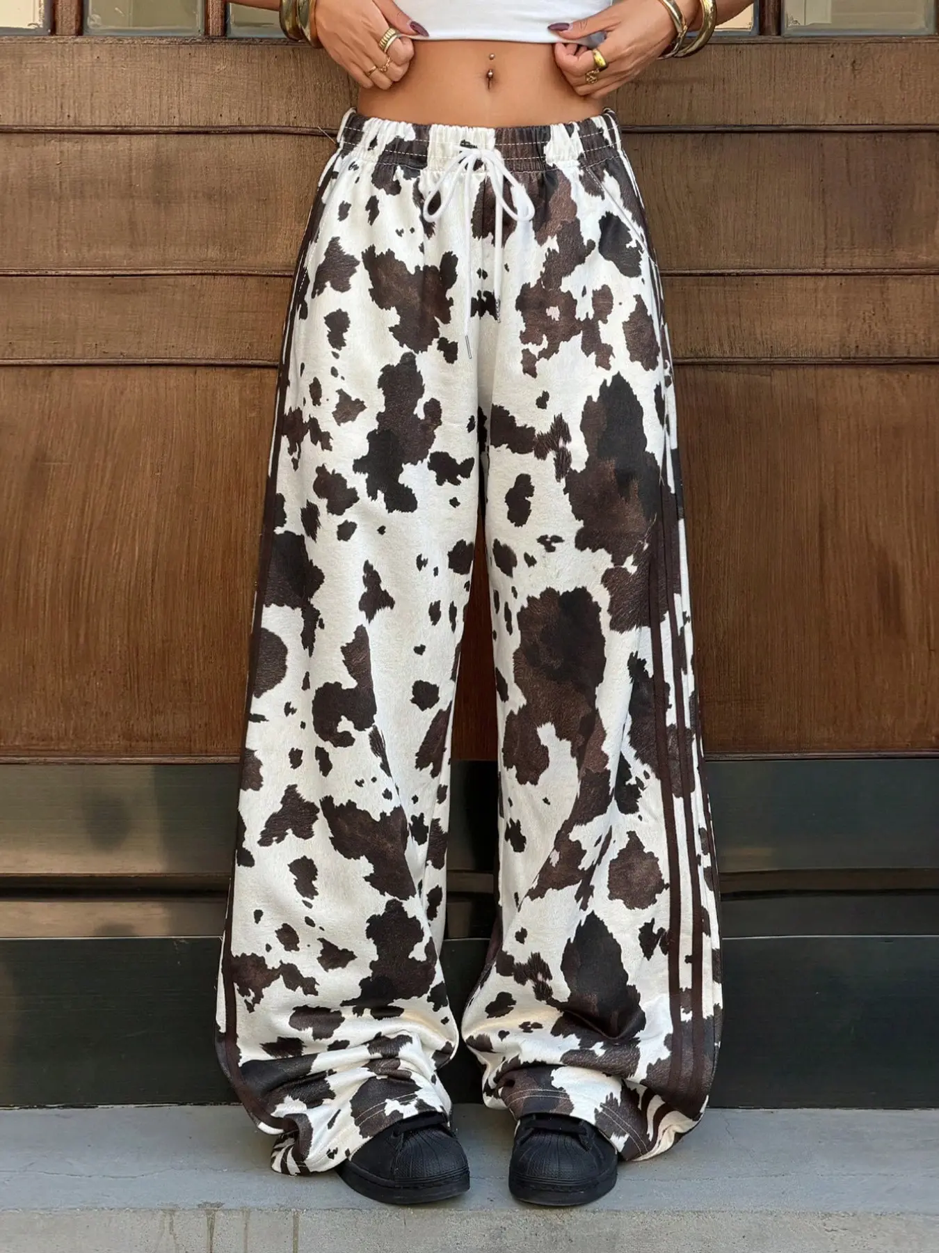 2026 Hot Selling Women Cow Print Wide Leg Pants, Side Strip Drawstring Elastic Waist Loose Trousers, Casual Leopard Cow Pattern Streetwear Bottoms, Soft Relaxed Sweatpants Suitable For Daily Wear, Shopping, Street Shoot, Vacation Spring Summer Ladies Y2K