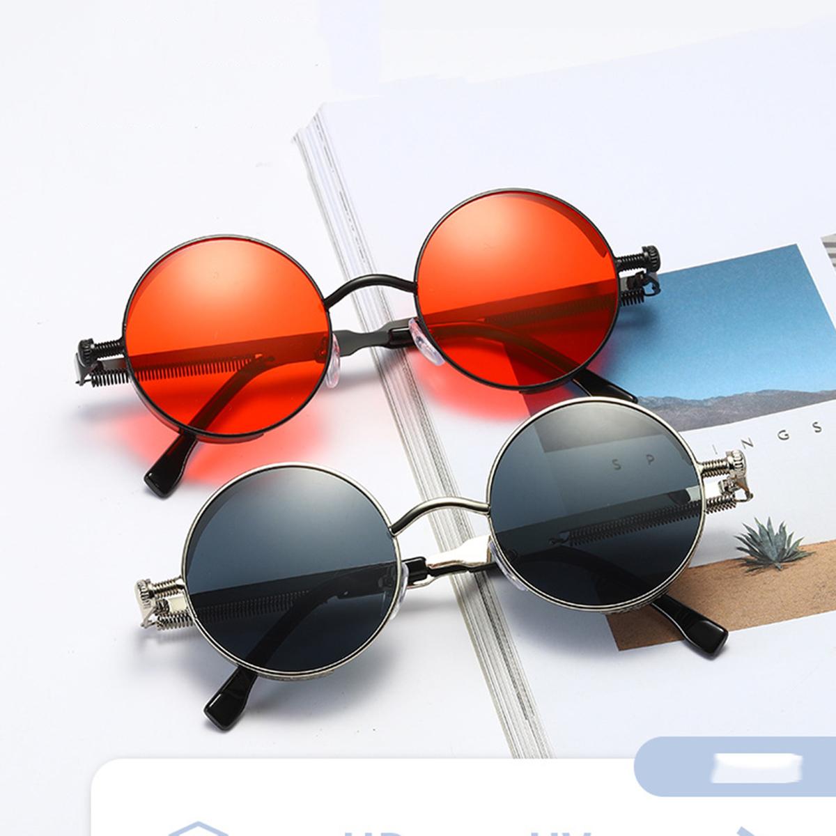 Retro Punk Round Sunglasses for Men & Women, Vintage Gothic Reflective Shades with Side Shield Detail, UV400 Protection for Streetwear & Everyday Wear