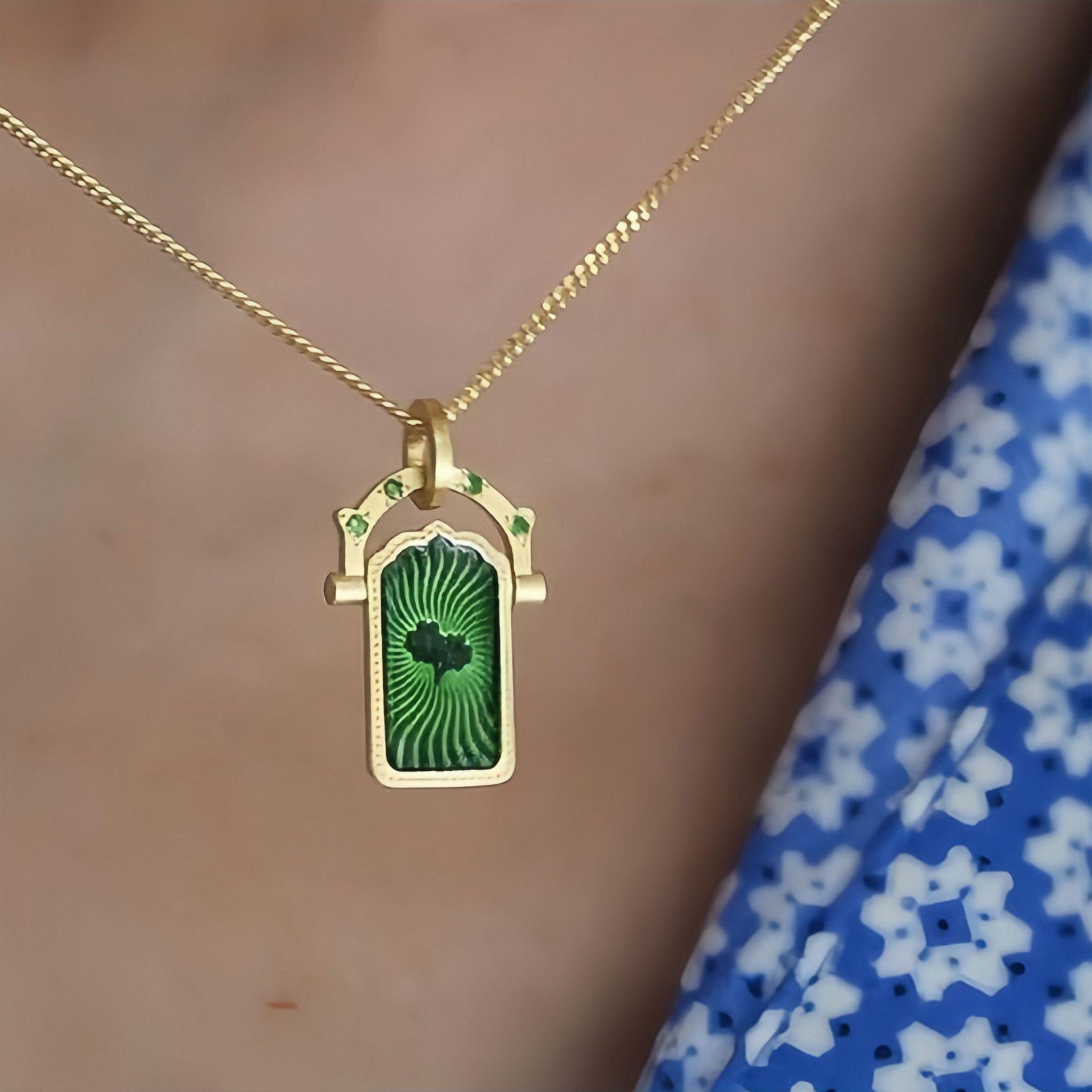 Tarot Shaking Necklace – Guardian Jewelry | Y2K Love Charm Necklace, Titanium Steel Vacuum Furnace, Tarnish-Free Hypoallergenic, High Color Retention, Waterproof Daily Wear, Boho Protection Gift for Her