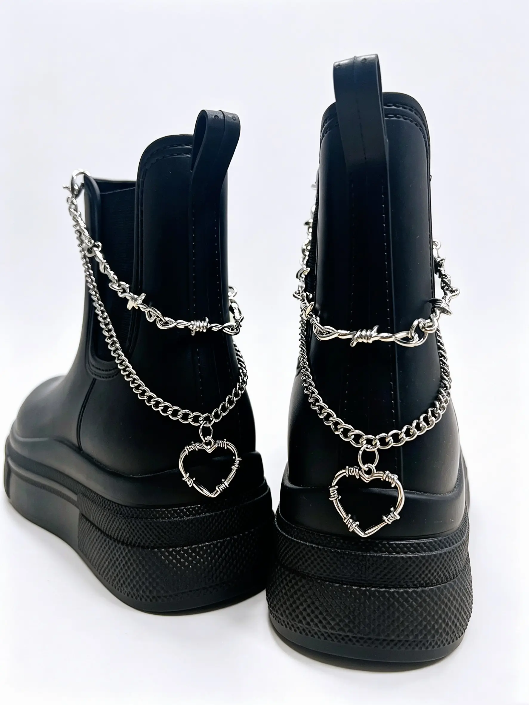 2pcs Thorn Heart Pendant Shoe Chain, DIY Shoe Decoration, Punk Style Shoe Accessories, Chic Plain Design, All Seasons Wear, Shoe Charms