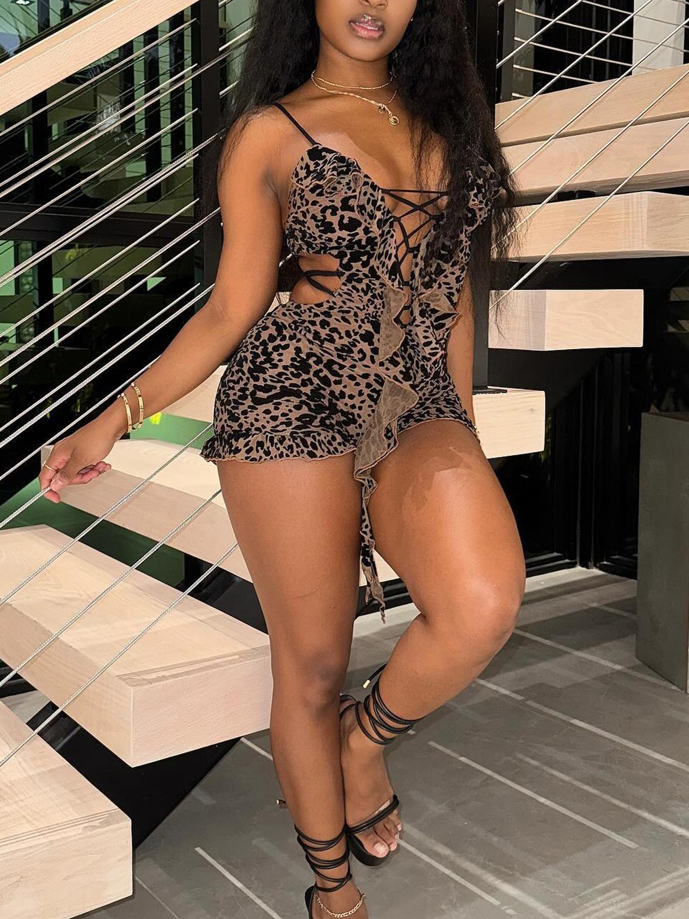 Women's Leopard Print Cut Out Romper, Sexy Fashion Casual Sleeveless Romper for Daily Outdoor Wear, Women Clothing for Summer, Leopard Print Overalls, Womenswear, Sleeveless Spaghetti Strap Overalls, Casual Comfy Jumpsuit