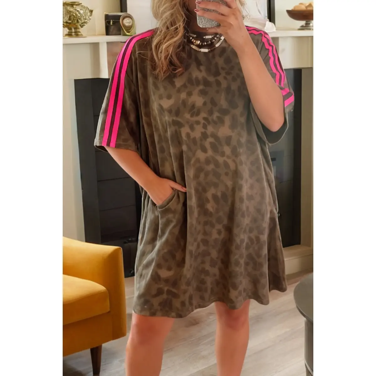 Women's Sporty Chic Cheetah Print T-Shirt Dress, Casual Varsity Style with Striped Sleeves, Polyester Elastane Blend with Pockets, Lady, Polyester Blend, Casual Wear, Polyester Mix