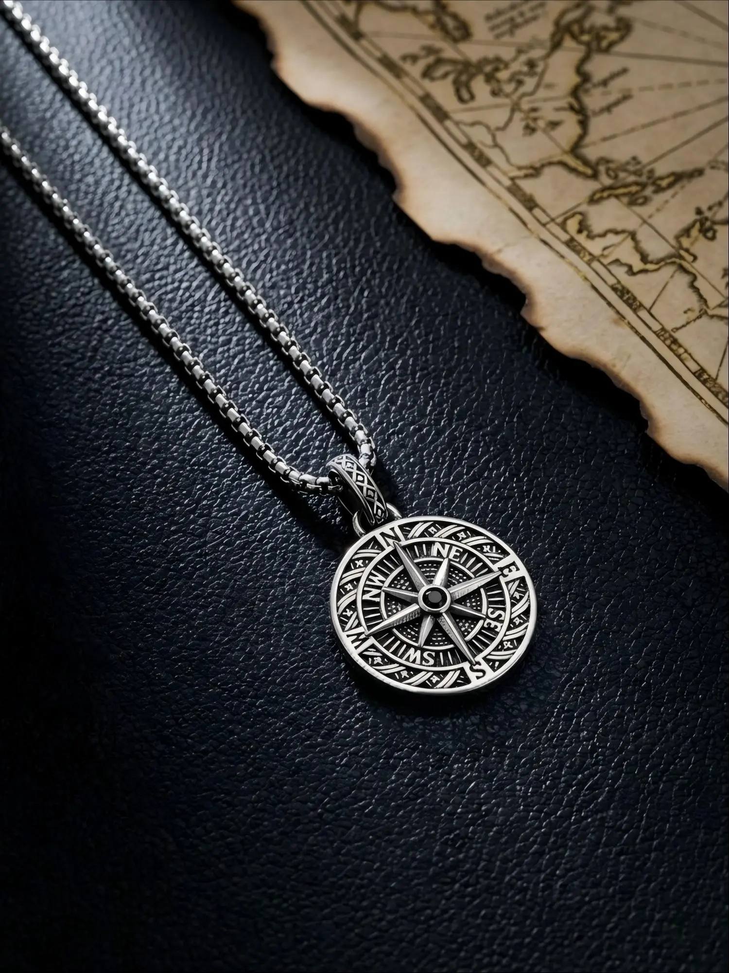 1pc Vintage Silver Compass Necklace Premium Alloy Chain 24in Long Necklaces Retro Norse Viking Pendant Minimalist Punk Grunge Aesthetic Jewelry Birthday Halloween Christmas Gift for Men Women Boyfriend Otaku Stacking Statement Jewelry Amulet