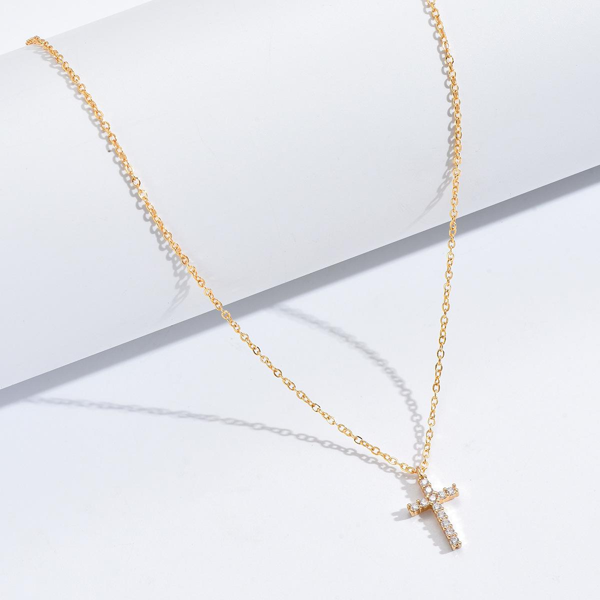 Zirconia-studded cross pendant bone chain, women's personalized light luxury ins-style versatile accessory