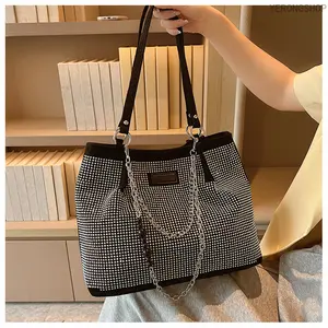 Elegant Studded Chain Shoulder Bag for Women, Large Capacity Tote Crossbody Purse, Fashion Chain Strap Design, Trendy Commuter Bag Perfect for Work, Back To School, Dating, Party & Daily Casual Outings adjustable