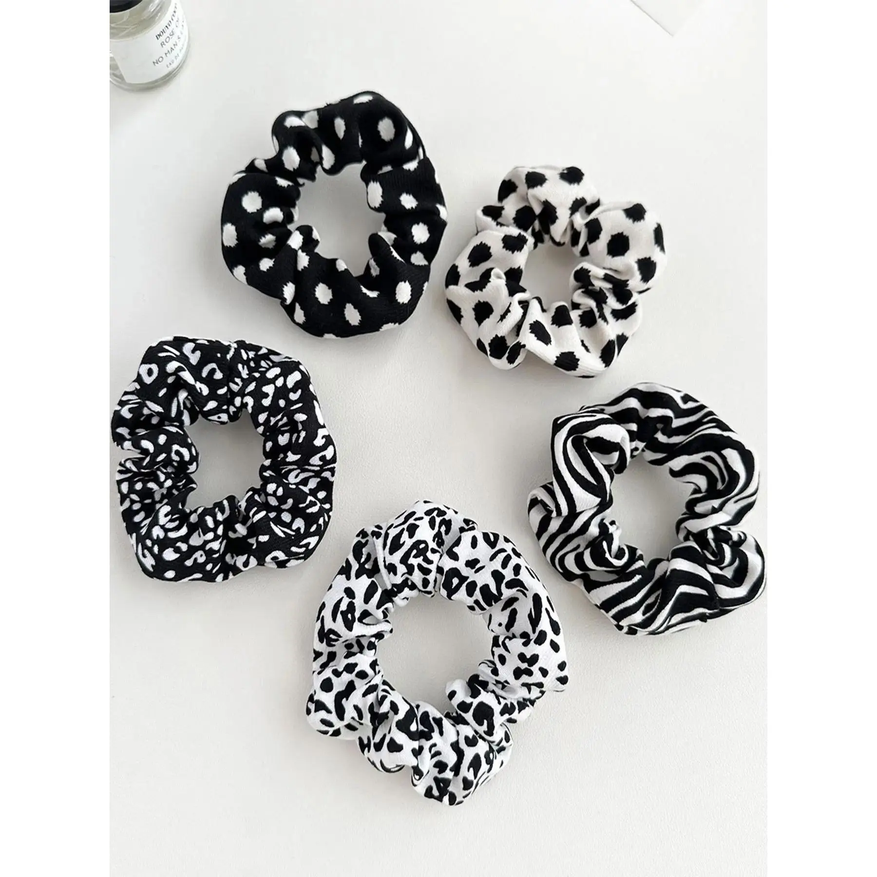 5-Piece Headband and Scrunchie Set for Women, Durable Woven Fabric Hair Accessories with Vintage Classic French Leopard & Zebra Print