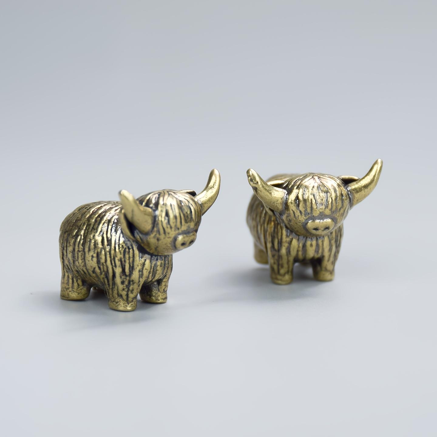 Retro Brass Mini Bull Statue | Solid Brass Material — A Decorative Mini Ornament Suitable for Tea Tables and Various Room Settings (No Electricity Required)