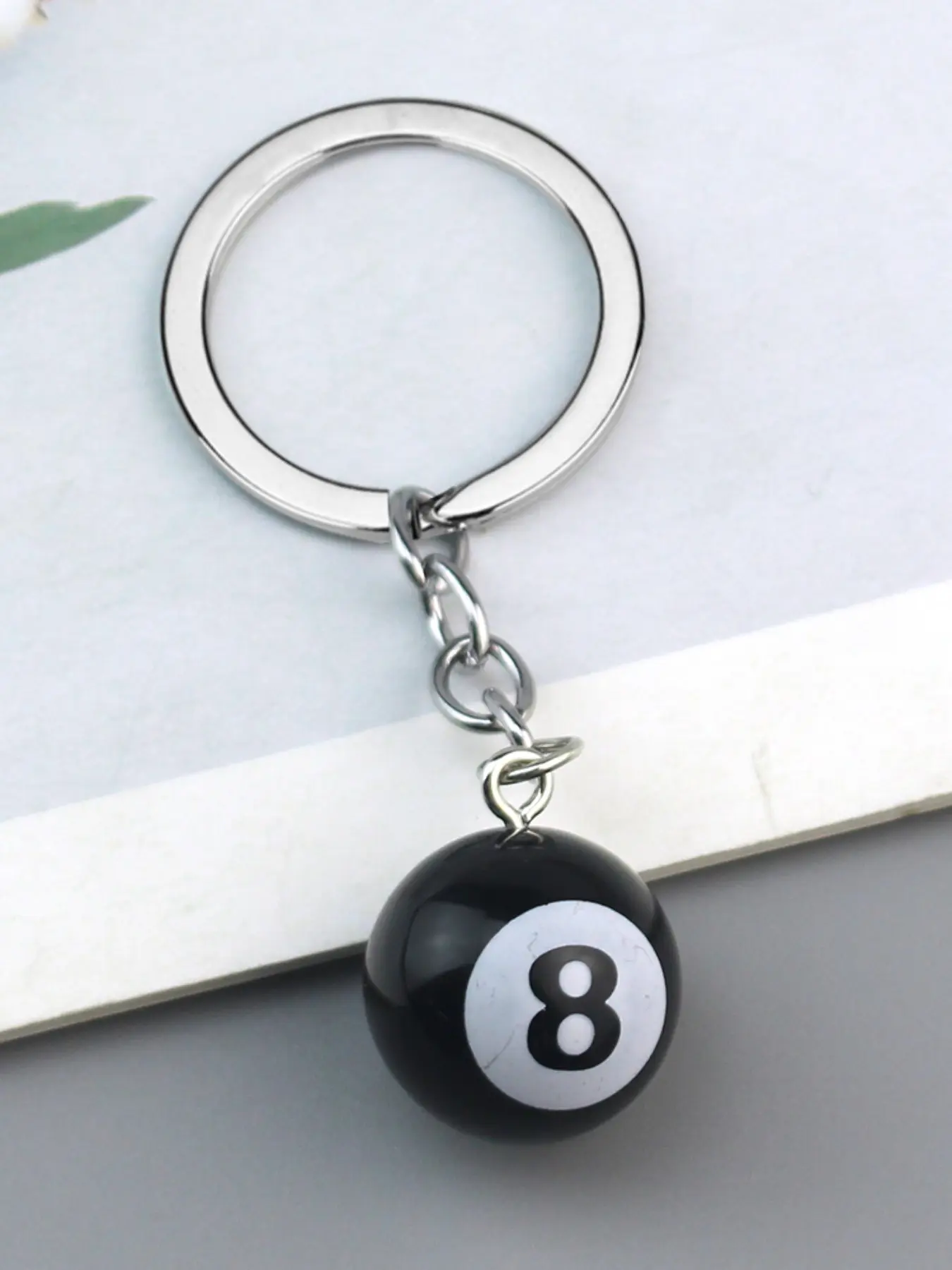 Realistic Eight Billiard Ball Keychain, Vintage Style, Metal Ring & Chain, Portable, Cute Design, Perfect Gift