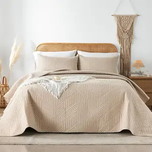 Queen Bedding Set,Beige Ultrasonic Full/Queen Set Reversible Microfiber Bedspread,Lightweight Soft Geometric Coverlet Set for All(1,2 Pillow Shams)