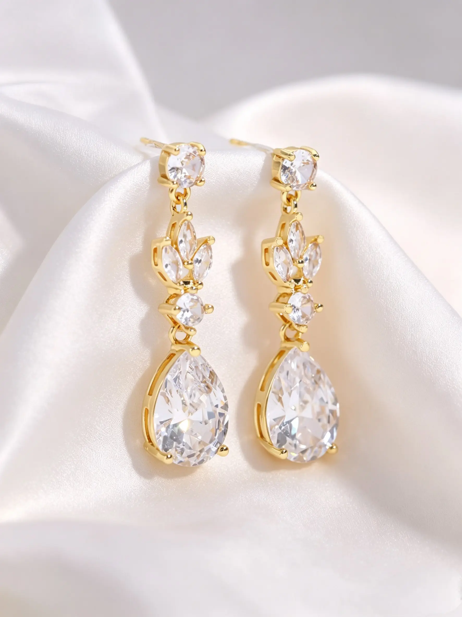 Teardrop Cubic Zirconia Drop Earrings for Women, Sparkling Clear Crystal Chandelier Earrings, Elegant Dangle Earrings for Weddings