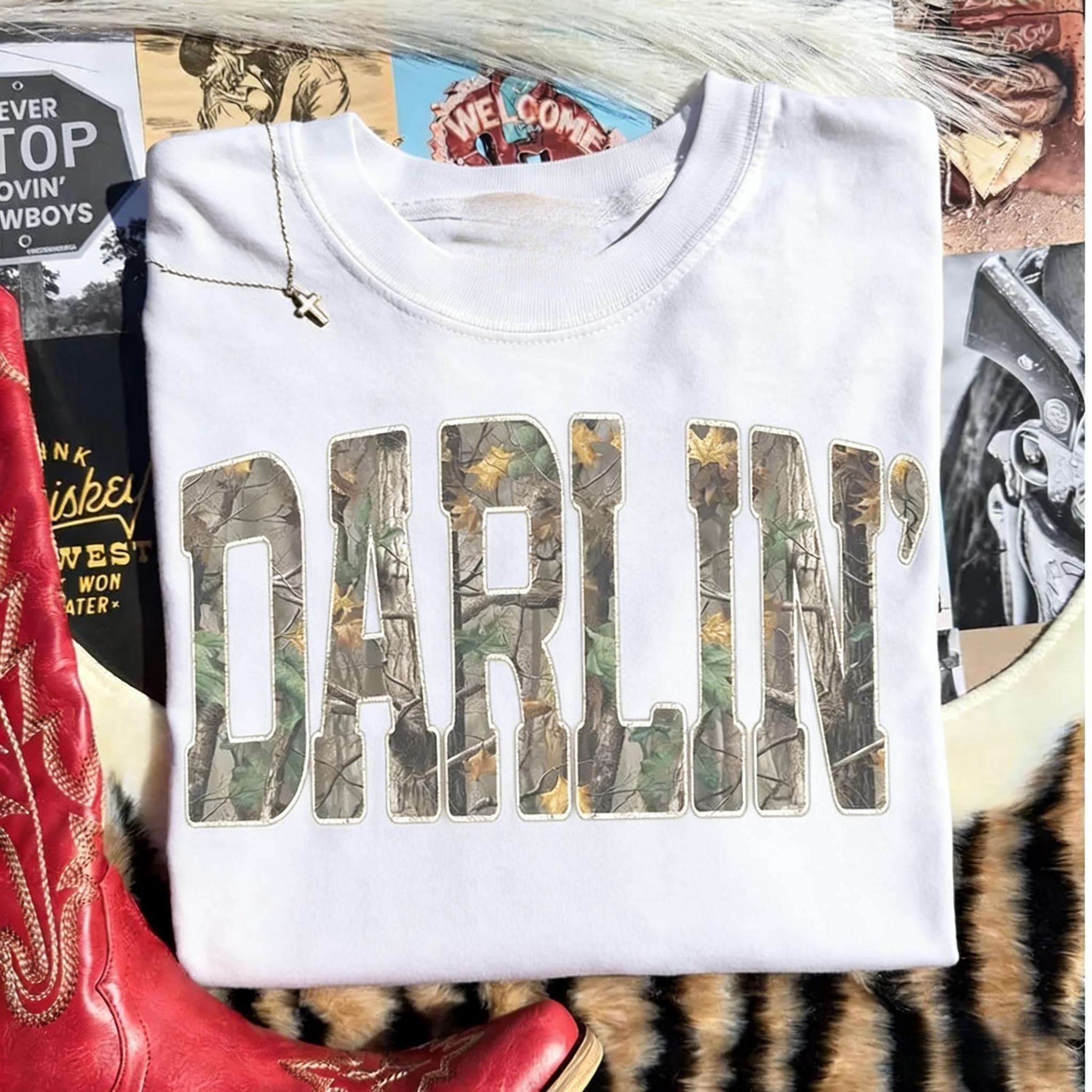 Retro Camo Western T-Shirt, darlin Retro Camo Country Distressed Cowboy Quote, Camouflage Shirt, Western Concert Shirt, Southern Tee,Unisex Graphic Casual Short Sleeve Crew Neck,Shirt for Men & Women, Gift for Her and Him Unisex T-shirt For Man And Woman