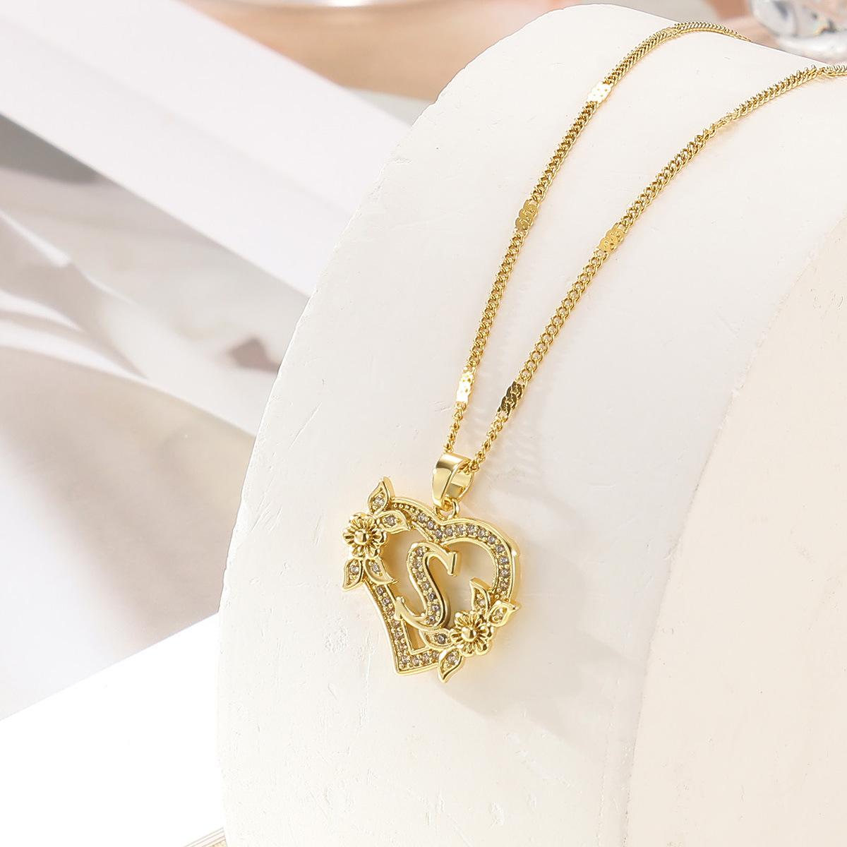 Summer women's heart-shaped necklace, stainless steel necklace with diamond and floral decorations, suitable for girls' daily fashion wear