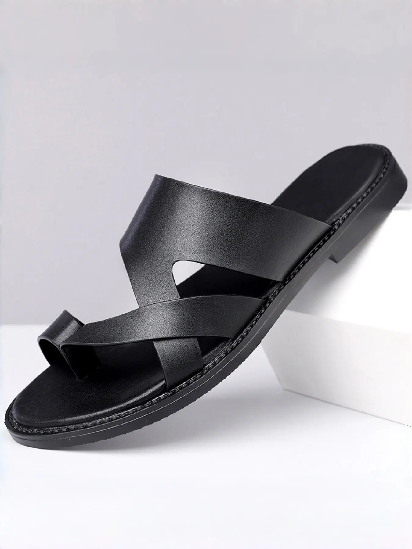 Men's Casual Cross Strap Sandals, Breathable Easy-On Slippers for Garden Parties, Bbqs, Beach Walks, Comfortable Summer Footwear, Slides