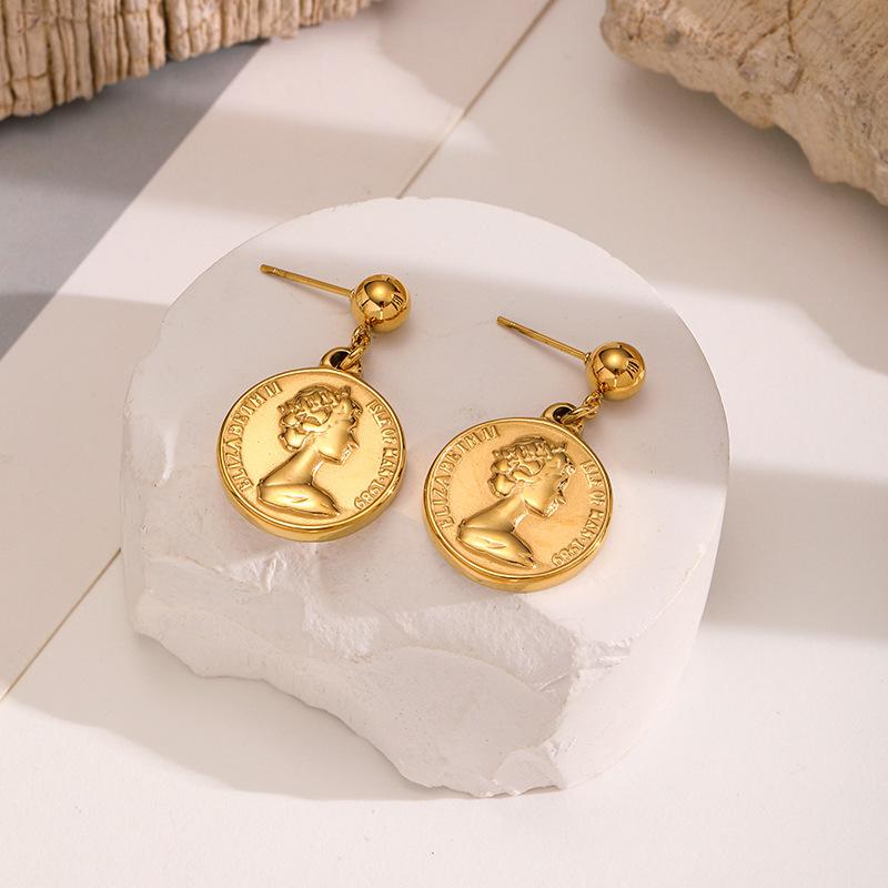 Geometric earrings for women, featuring a heart-shaped original design. These light luxury earrings are made from gold coins and titanium steel, and are suitable for everyday wear without easily fading in color.