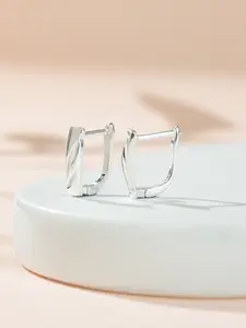 S925 Silver Long Hollow Three-Part Earrings, Elegant and Secure Clasp, Fashionable Accessory for All Seasons, Perfect for Daily Wear