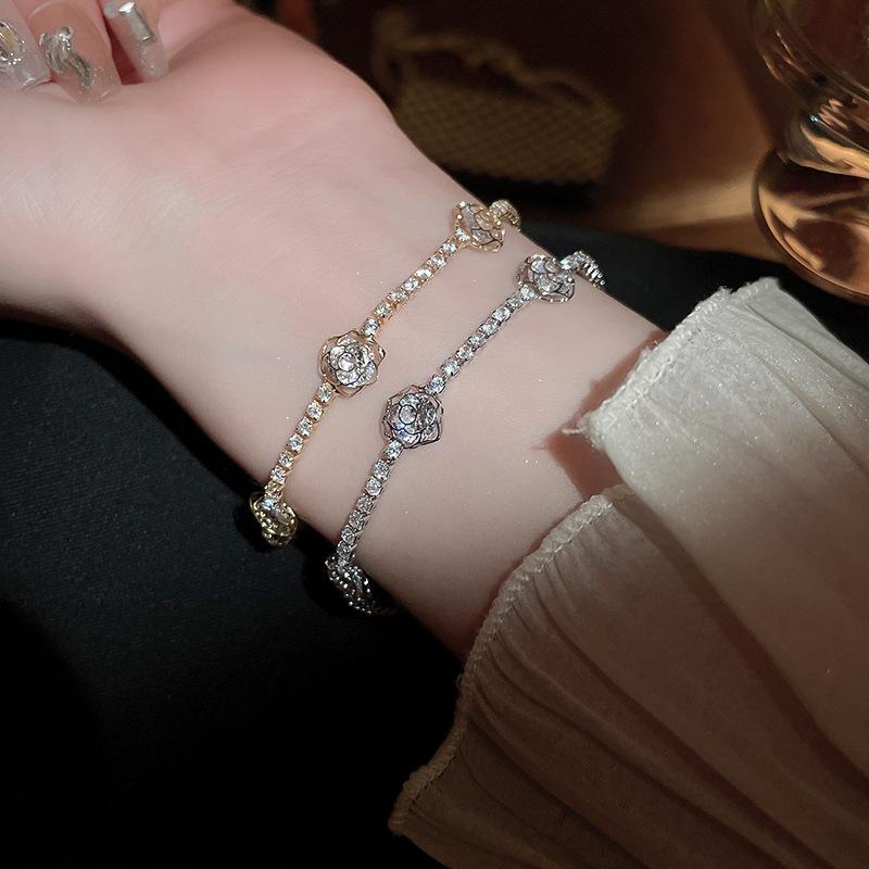 Elegant Zircon Flower Cutout Bracelet, Women's Fashion Jewelry, Rhinestone Design, Perfect Gift for Her, All Seasons Wear Elegant Zircon Flower Cutout Bracelet, Women's Fashion Jewelry, Rhinestone Design, Perfect Gift for Her, All Seasons Wear