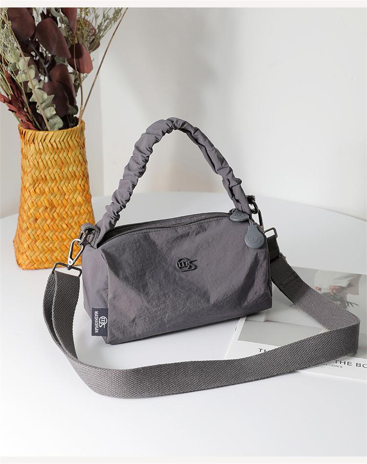 8118 Women's Nylon Portable Pillow Bag 2026 New Simple Shoulder Crossbody Bucket Bag