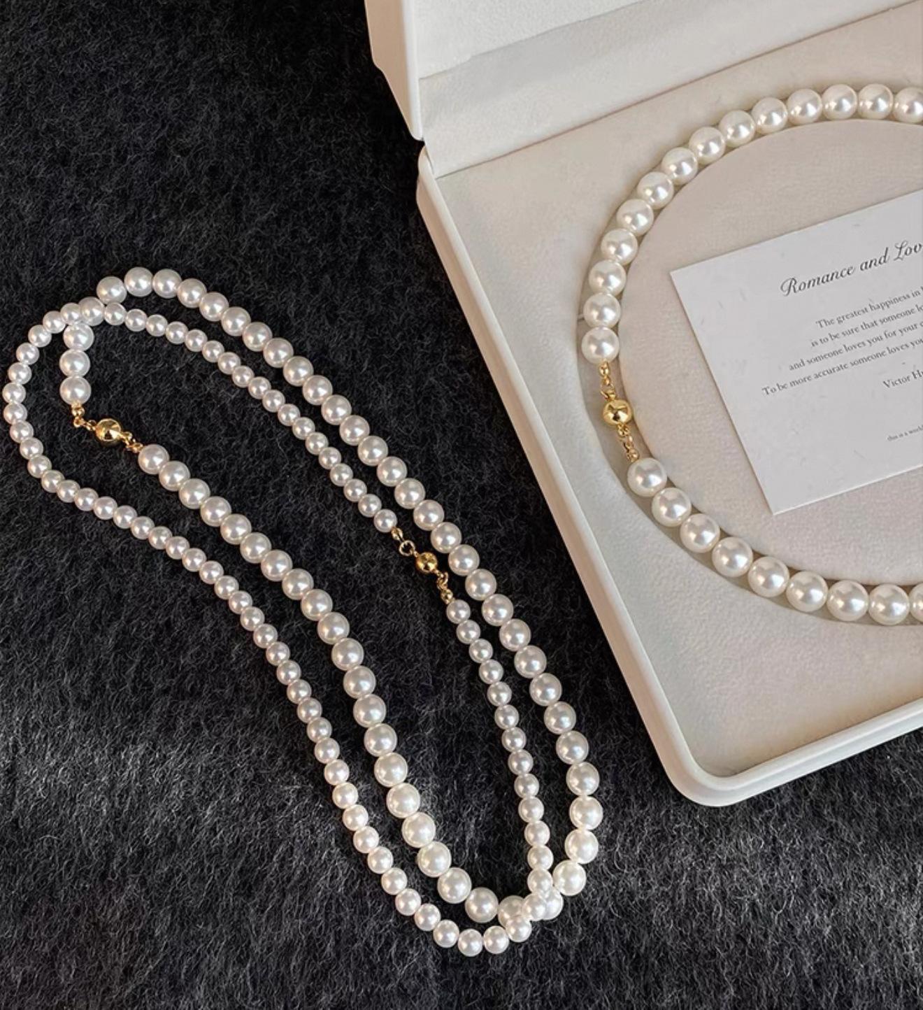 Glass Bead Magnetic Clasp Necklace for Women, Simple Light Luxury, Niche & Premium Rice Bead Design, Elegant & Versatile Clavicle Choker