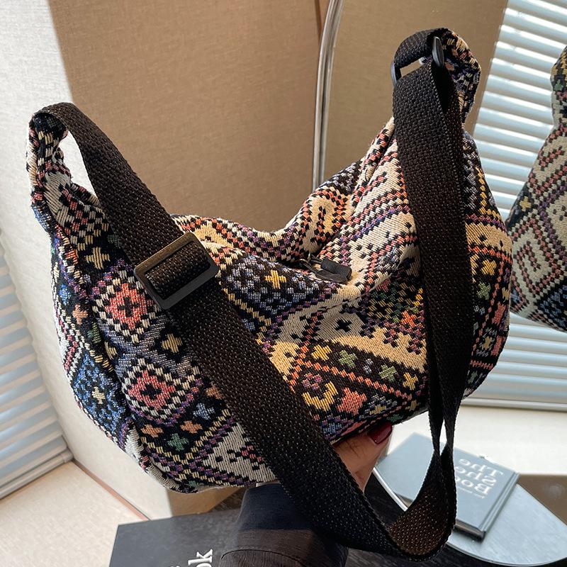 Large-capacity ethnic-style dumpling bag for women, 2026 new Korean version versatile crossbody bag, women's ins shoulder bag