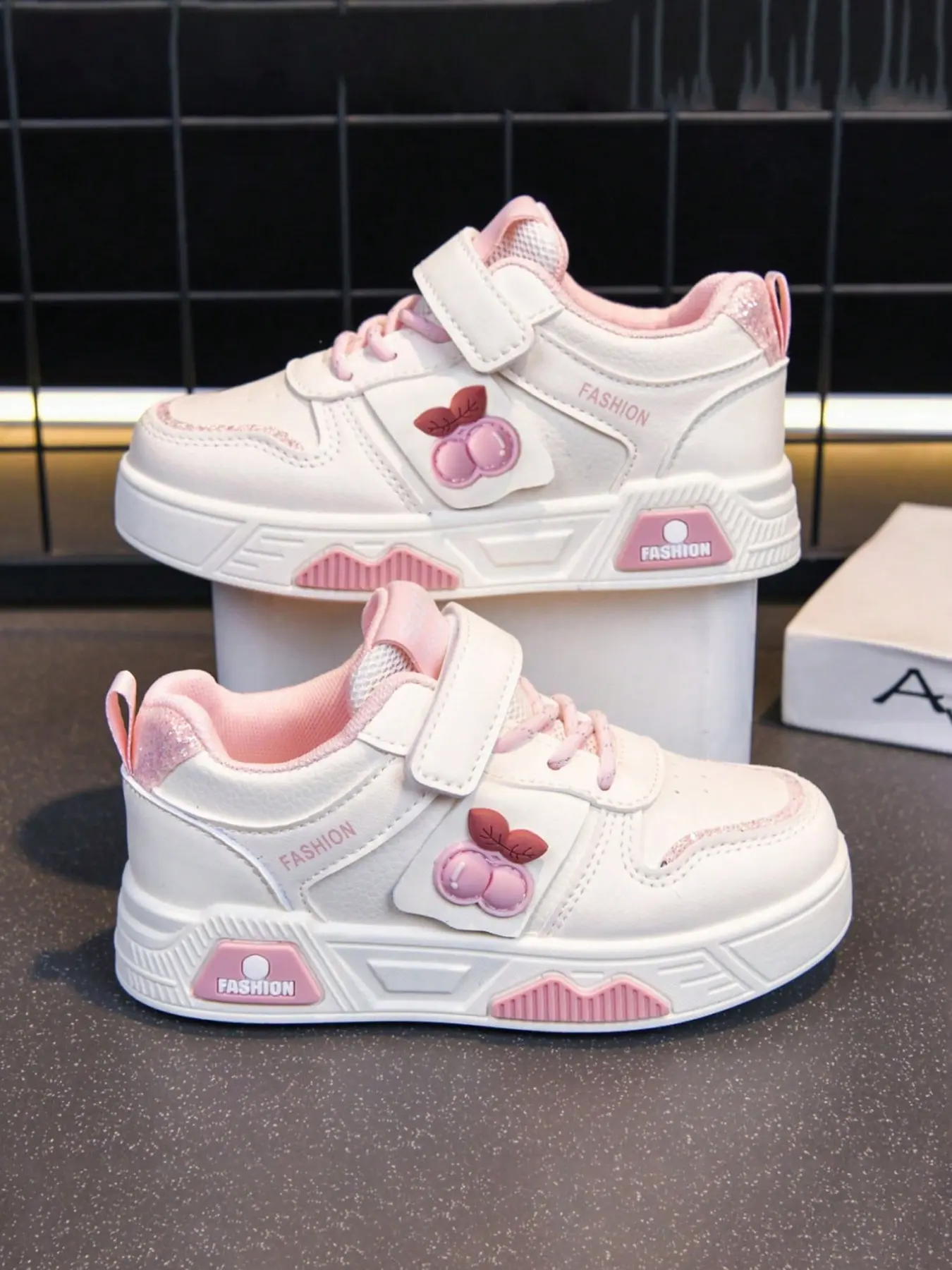 girls’ casual sports shoes, Flat Trainers, PU leather colorblock design, rubber sole, spring & fall fashion, velcro closure