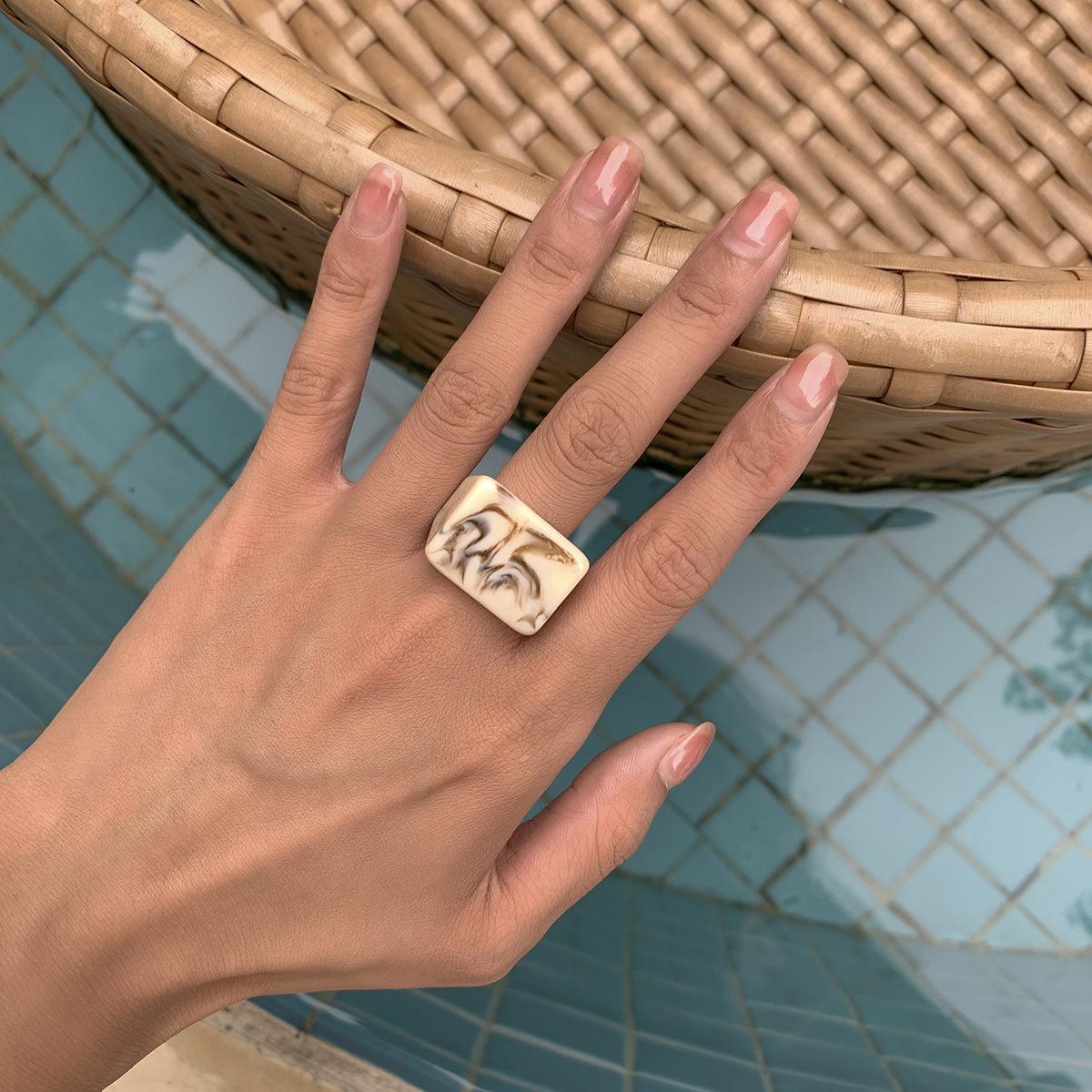 Trendy Colorful Acrylic Plain Ring Geometric Square Wide Resin Band Fashion Minimalist Jewelry for Women Men