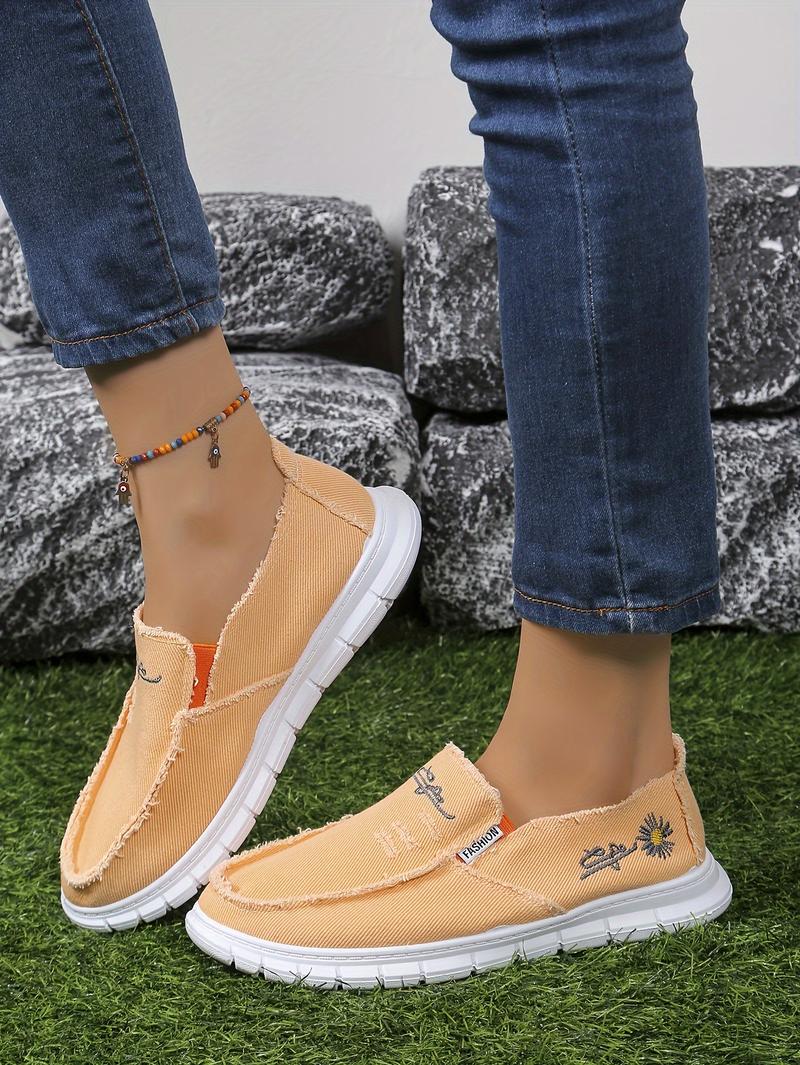 Men'S And Women'S Casual Loafers with Floral Embroidery- Made of Soft Fabrics, Featuring Non- Slip Rubber Soles, Lightweight And Comfortable for All Seasons. Casual Footwear |   Floral Embroidered Shoes |   Rubber- Soled Shoes