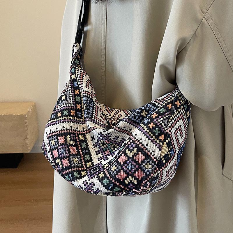 Large-capacity ethnic-style dumpling bag for women, 2026 new Korean version versatile crossbody bag, women's ins shoulder bag