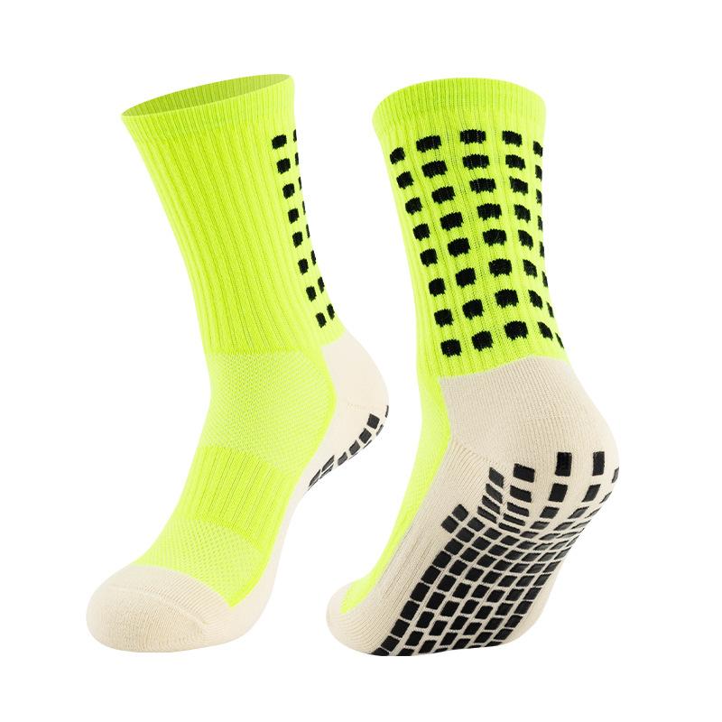 3 Pack Men’s Grip Soccer Socks, Anti Slip Athletic Socks with Non Slip Pads, Football Basketball Sports Grip Socks, Breathable Stretch Fit for Training Gym Running, Performance Sportswear Essential