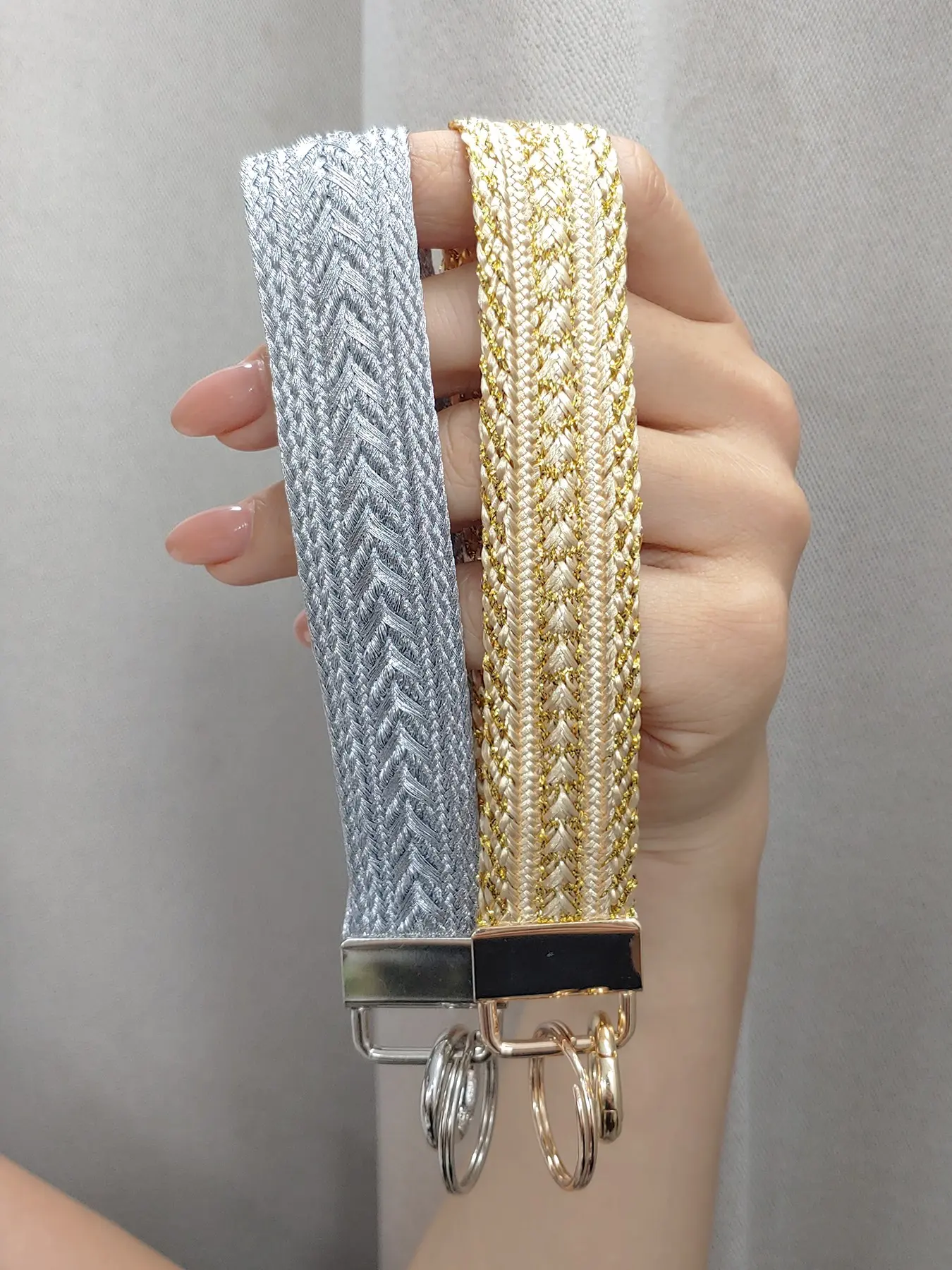 Zinc Alloy Keychain Strap, Elegant Silver Color Embroidered Wrist Lanyard, Casual Phone & Camera Holder, Girls' Soft Style Short Strap