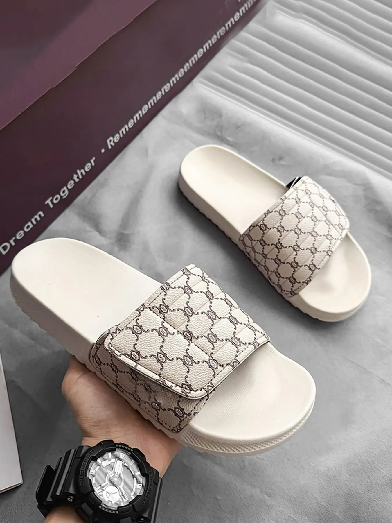 Men's High-Quality Brand Sandals, Commuter Casual Flip Flops, Flat Slippers, Slides, Large Sizes 39-47, Comfortable and Stylish Footwear for Men