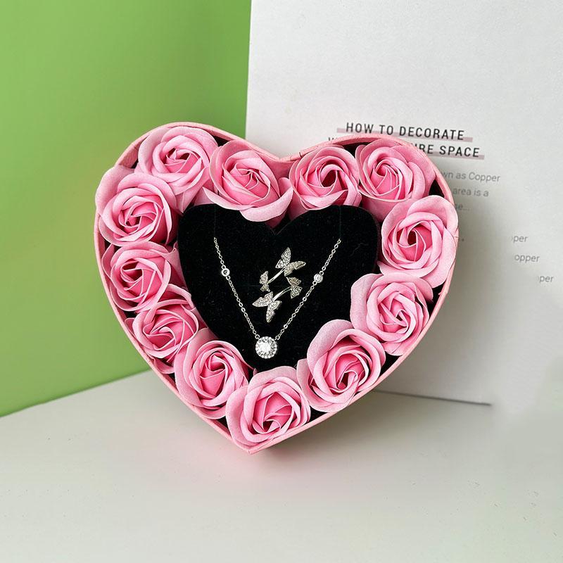 Artificial Rose Gift Box, Eternal Rose Flower, 1 Count Romantic Heart Shaped Gift Box with Soap Flower, Anniversary Wedding Gift, Holiday Decorations, Home Decoration Ornaments