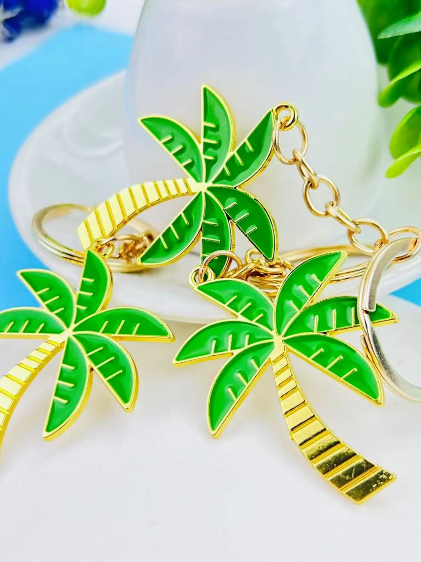 Creative Coconut Tree Keychain, Summer Beach Plant Replica, Unisex Gift for Friends and Family, Birthday Party, Graduation Present