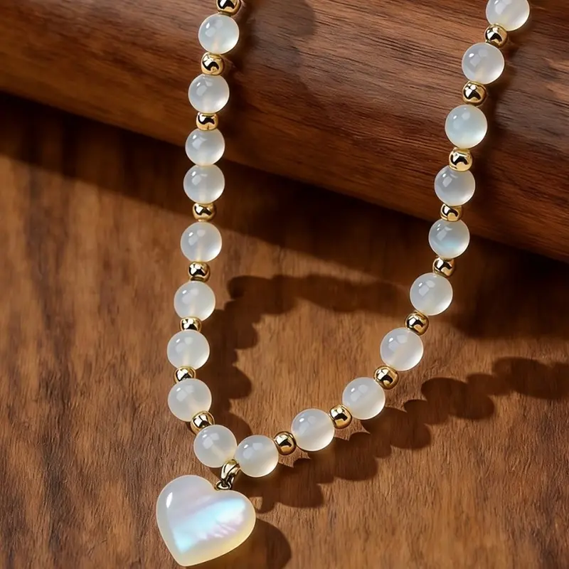 Vintage Moonstone Heart Crystal Pendant Necklace, Handmade Beaded Jewelry for Women, Elegant Party Wedding Holiday Accessory, Beaded Gemstone Necklace, Decorative Necklace