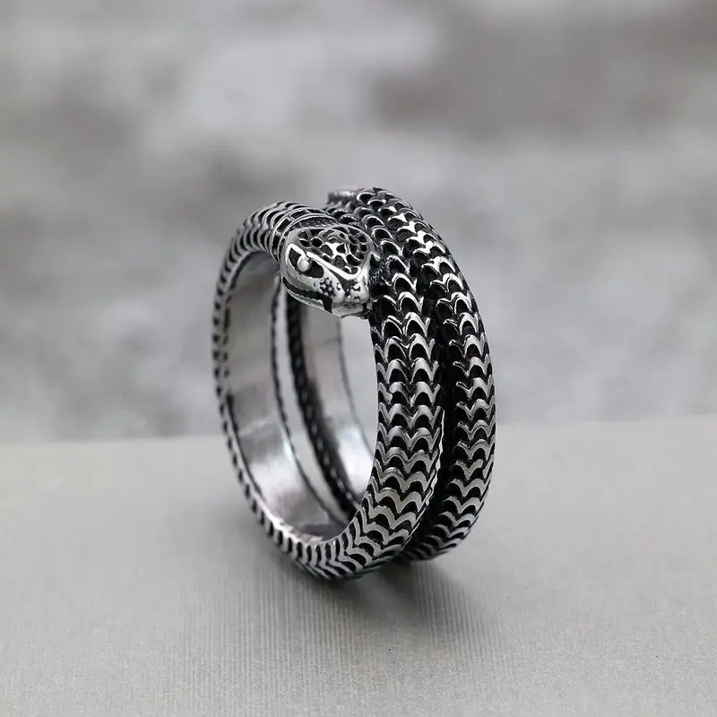 Vintage Stainless Steel Unisex Ring Punk 3D Coiled Snake Band Ring Gothic Street Statement Jewelry Gift