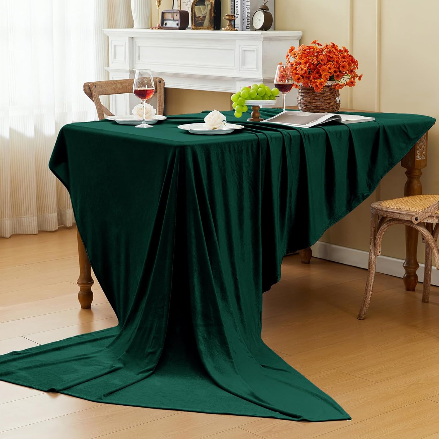 Christmas Green Velvet Tablecloth, 60 x 102 Inch Rectangle Table Cover, Green Table Cloth Smooth Luxury Tablecloth for Party