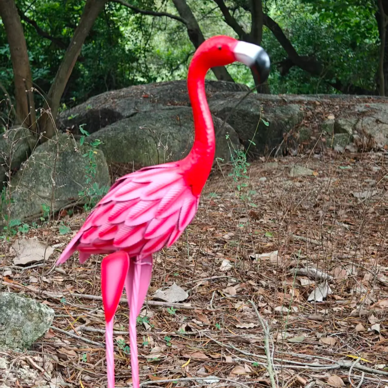 Flamingo Garden Decorative Sculpture, Iron Art Craftsmanship, Waterproof Rust-Resistant, Outdoor Patio Decoration, Metal Outdoor Statue, Animal Statue Ornament, Garden Sculptures and Decor