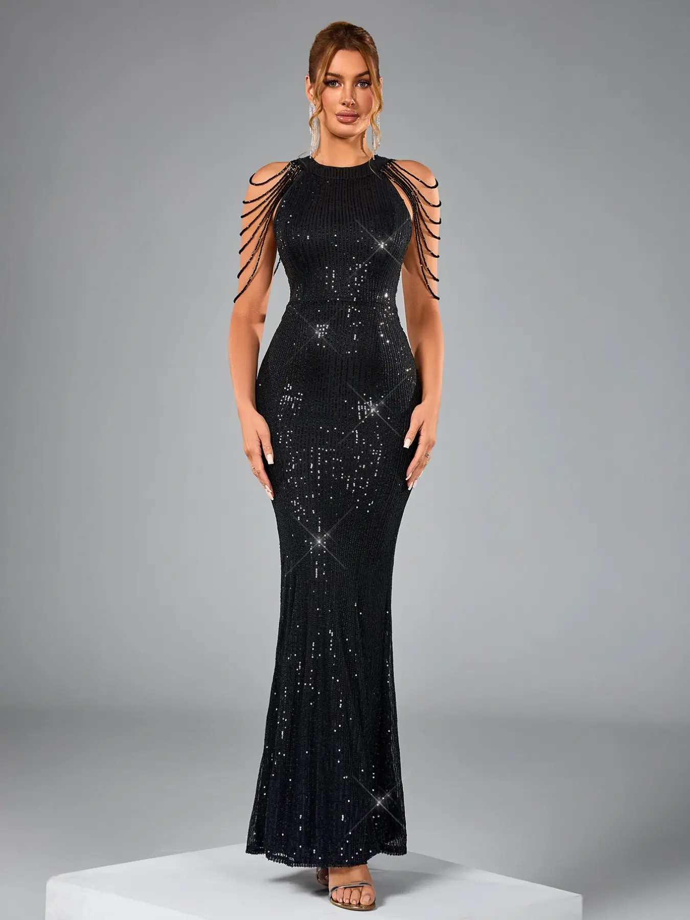 Elegant Sleeveless Long Dress, Contrast Sequin Design, Perfect for Parties and Formal Events, Stylish Evening Gown for All Seasons