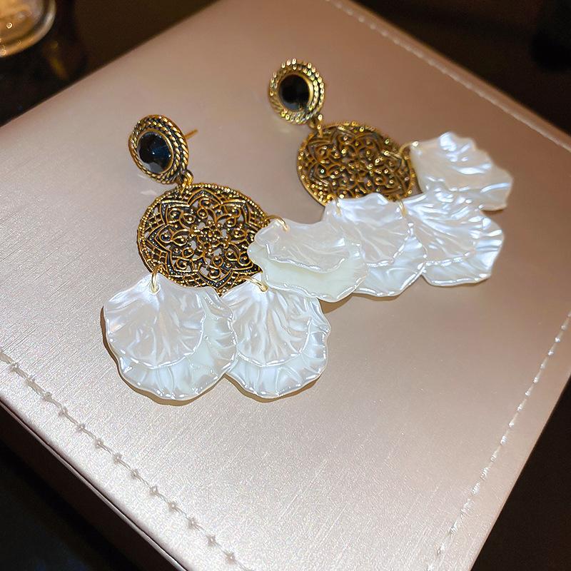 New Style Best-Selling French High-End Pearl Flower Earrings, Small-Scale Design Stud Earrings, Elegant Women's Jewelry