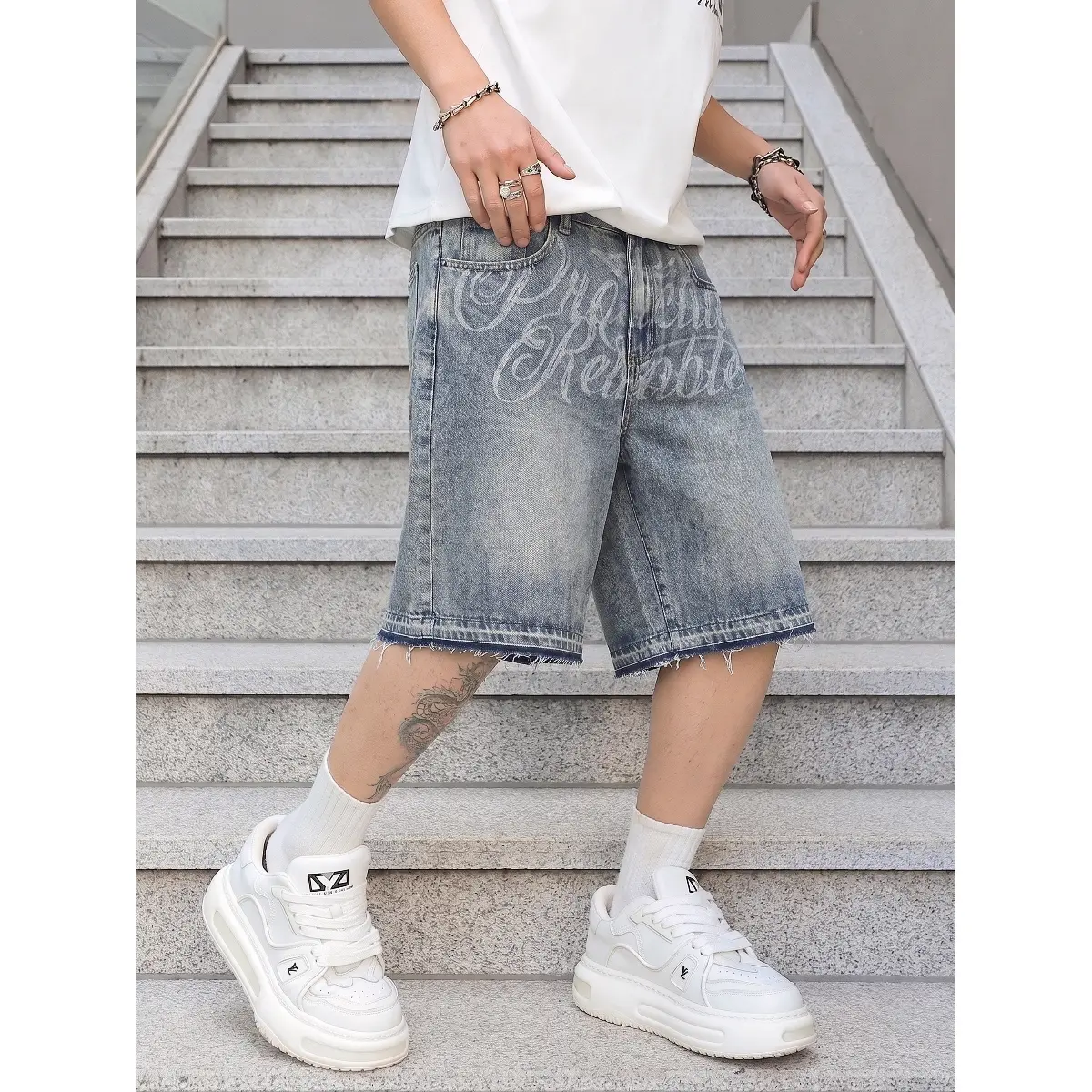 Men's Vintage Washed Denim Shorts Graphic Letter Print Jean Shorts Loose Straight Fit Raw Hem Y2K Streetwear Casual Summer Wide Leg Denim Shorts Fashion Hip Hop Skate Shorts for Daily Wear Festival Vacation
