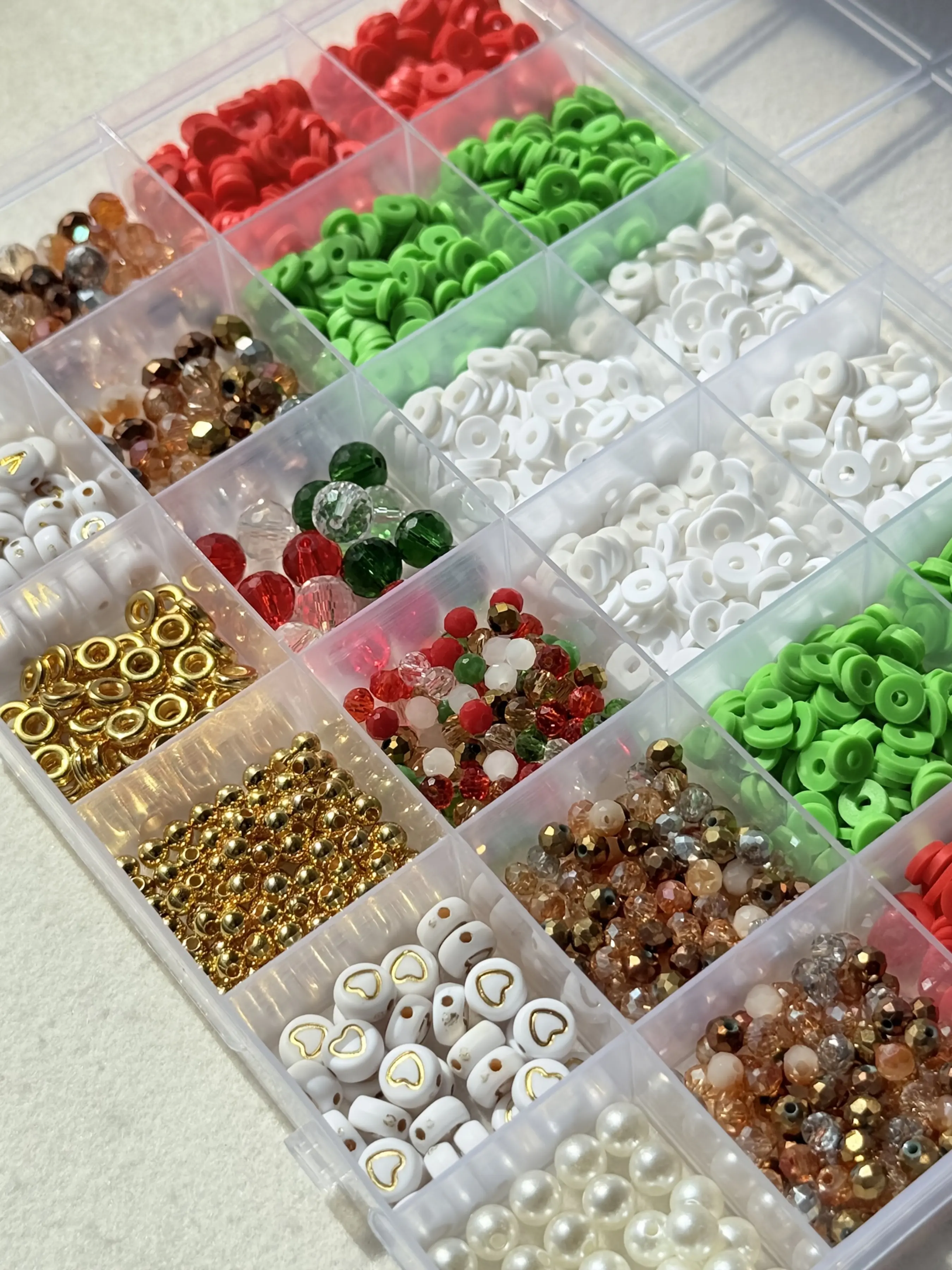 Christmas Beads Kit for Jewelry Making, Red Green White Gold Polymer Clay Beads, Glass Beads and Acrylic Beads, Holiday DIY Bracelet Making Supplies with Storage Box