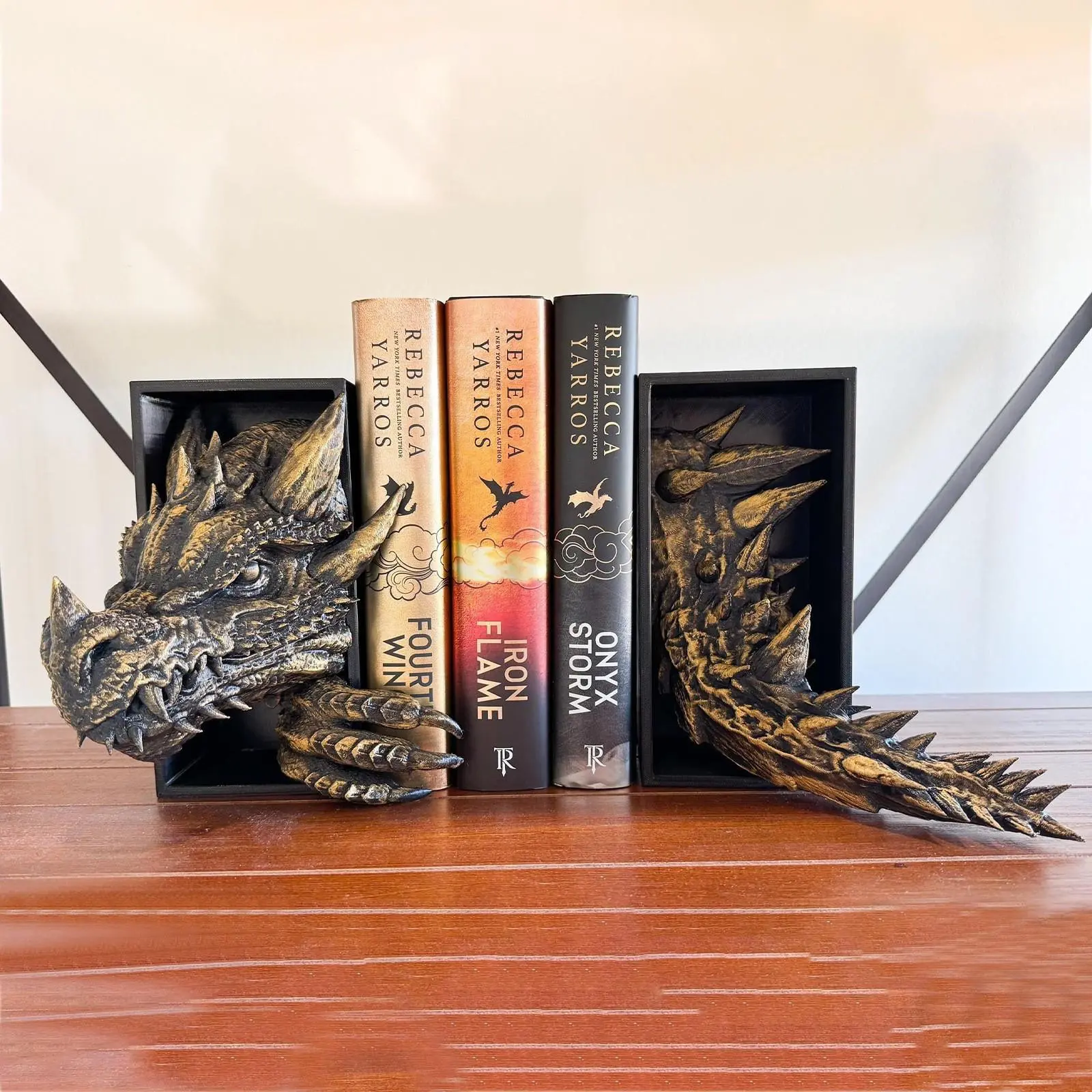 The latest Dragon Book Corner bookshelf decoration, Gothic fantasy book holder, black animal statues for the unique resin bookshelf support set for book lovers, Halloween and Christmas home office decoration