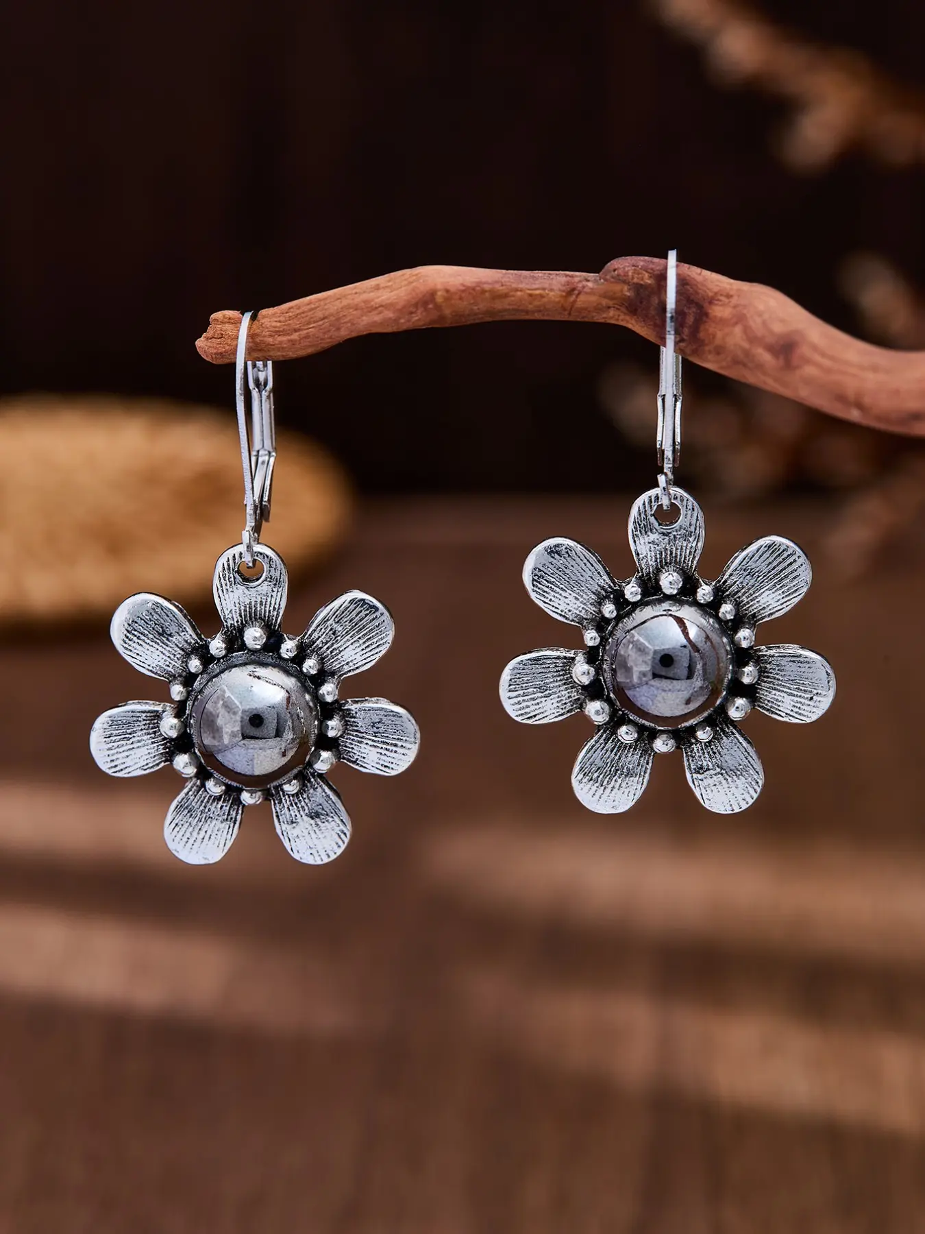 Vintage Western Metal Flower Earrings, Zinc Alloy Ethnic Boho Style, Synthetic Gemstone Jewelry, Women's Daily Party Ear Cuffs