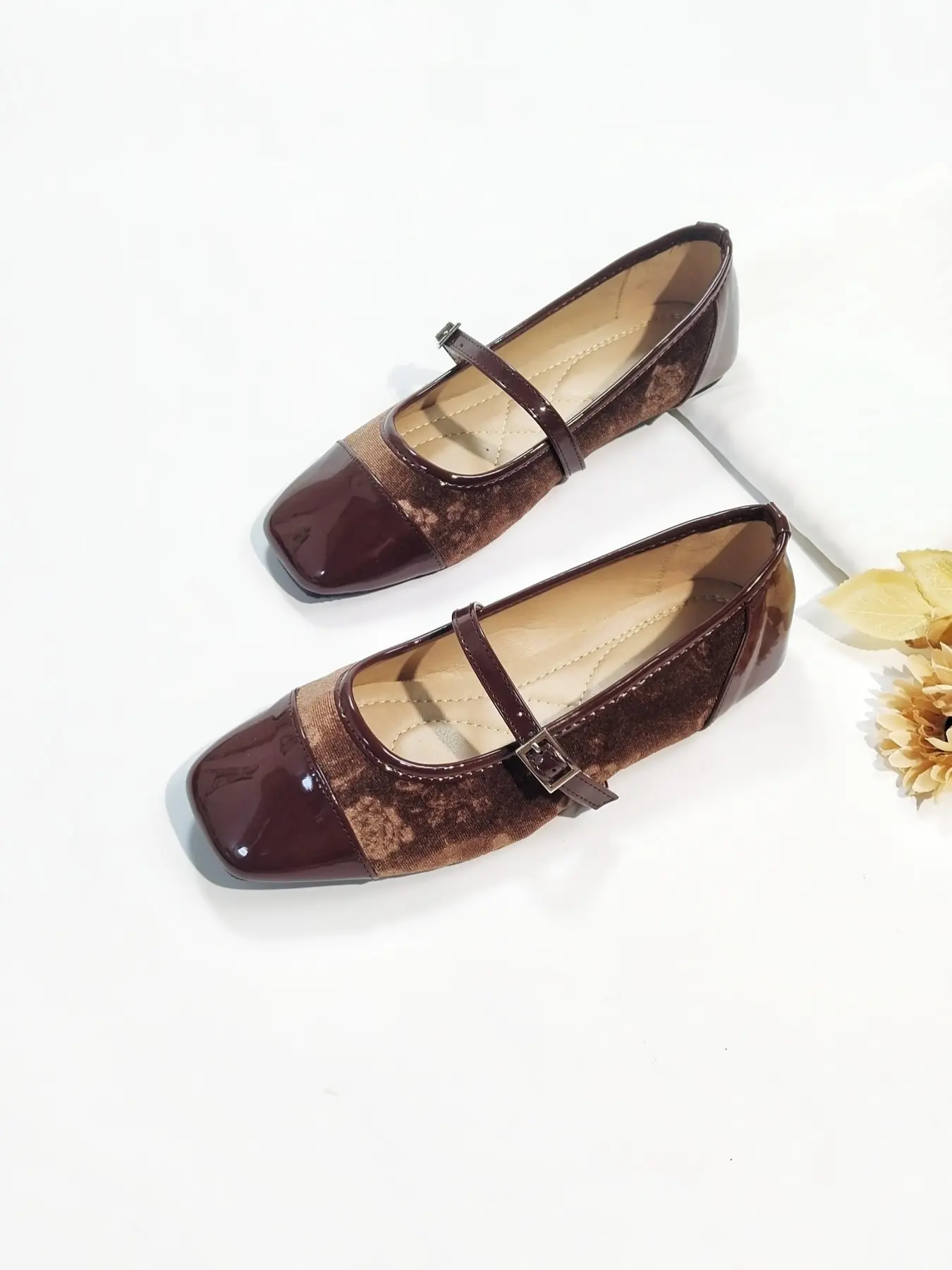 Women's 2026 New Vintage Mary Jane Flat Shoes, Square Toe Glossy Patchwork Mary Jane Style Casual Flats, Perfect for Daily Wear and Parties, Summer Flats, Leather Mary Janes, Mary Jane Footwear, Classic Mary Janes